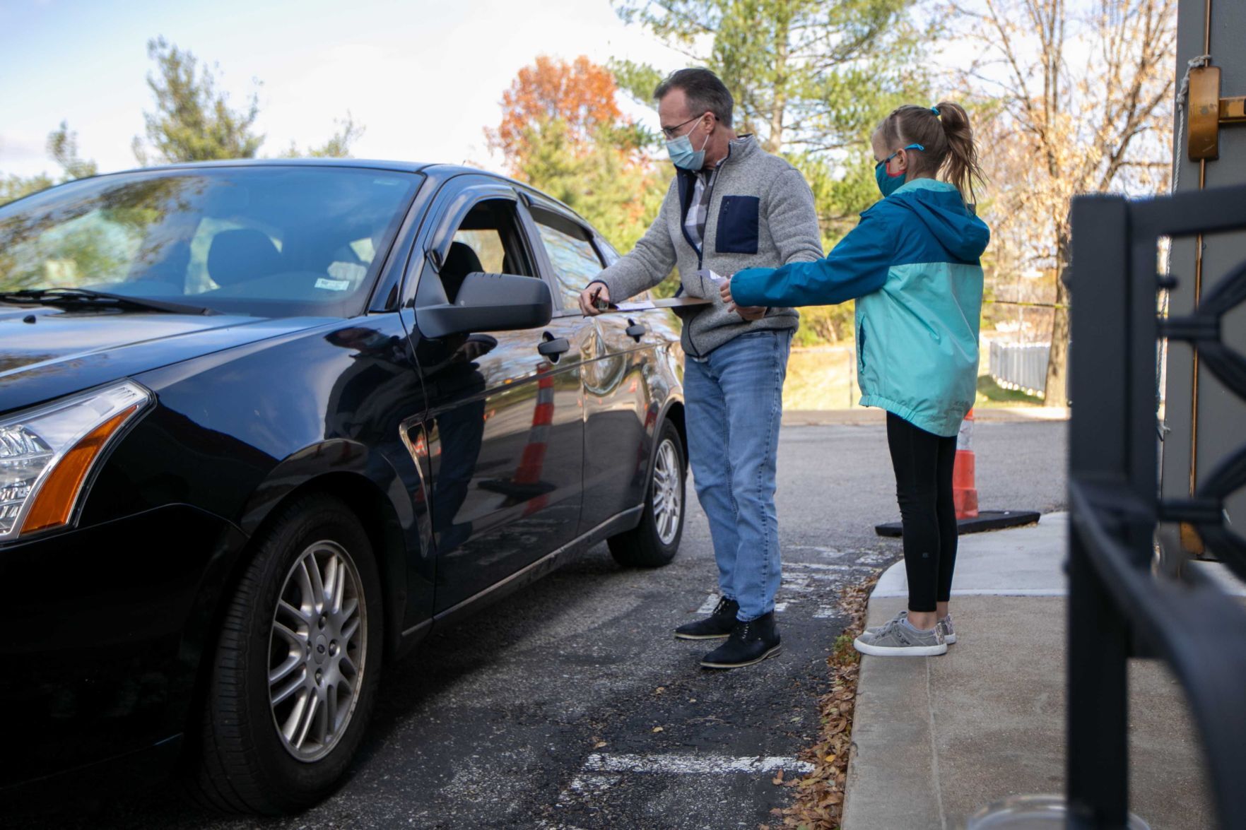 St. Luke's United Methodist Church gives drive-through Thanksgiving meals